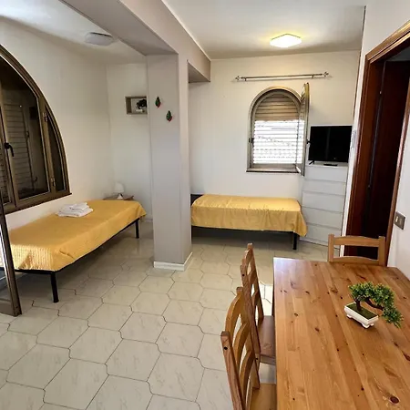 Sicily In 2 - & Breakfast B&B 타오르미나