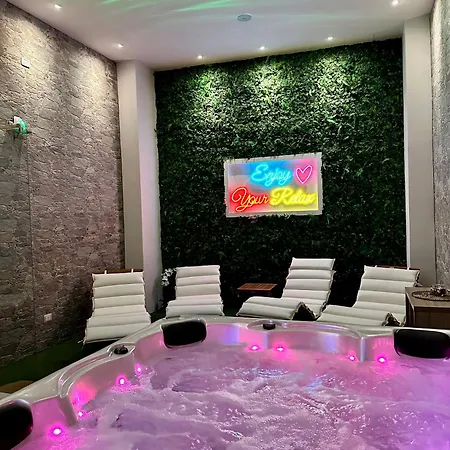 Sicily In 2 - & Breakfast B&B 타오르미나